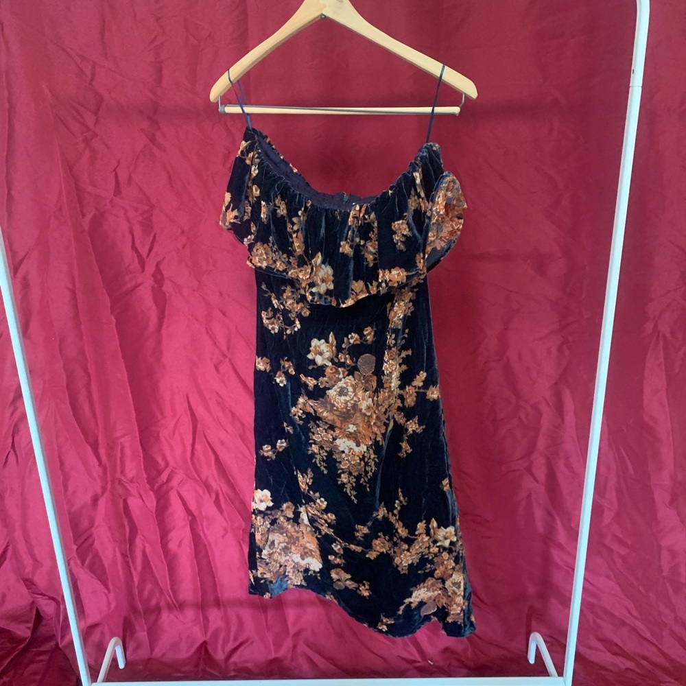 Velvet strapless dress